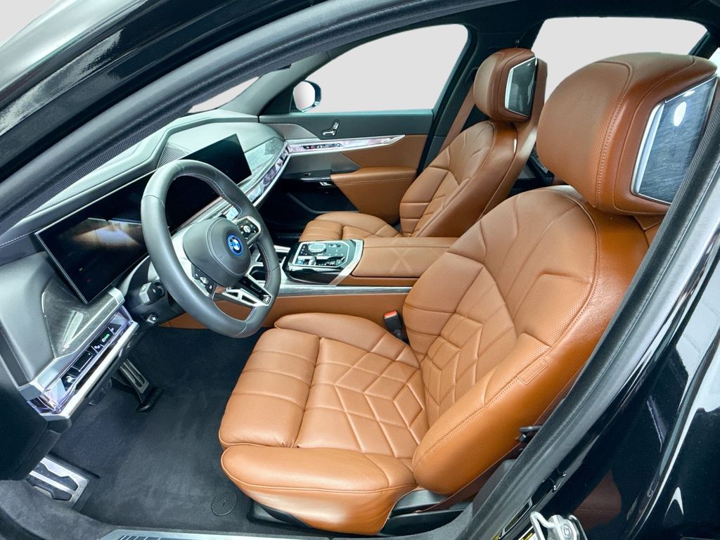 Thumbnail: 2024 BMW i7 - 18