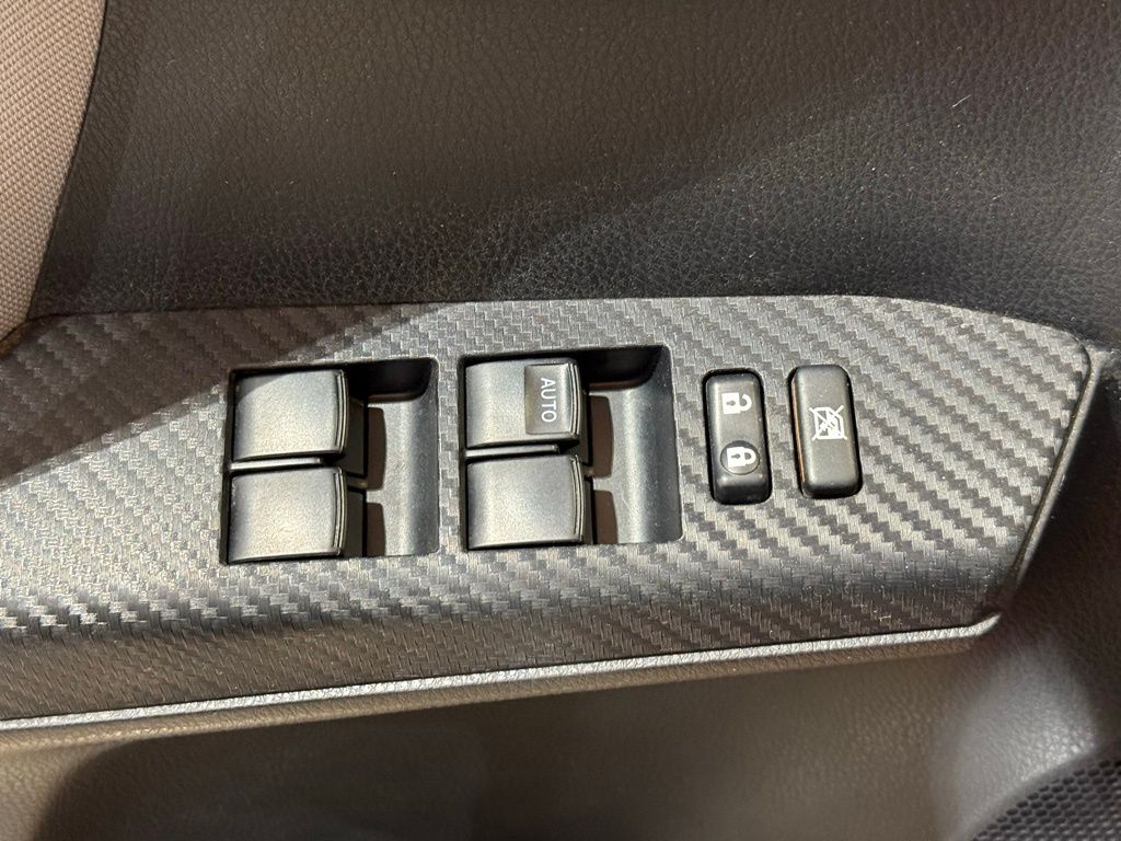 Thumbnail: 2015 Toyota RAV4 - 16