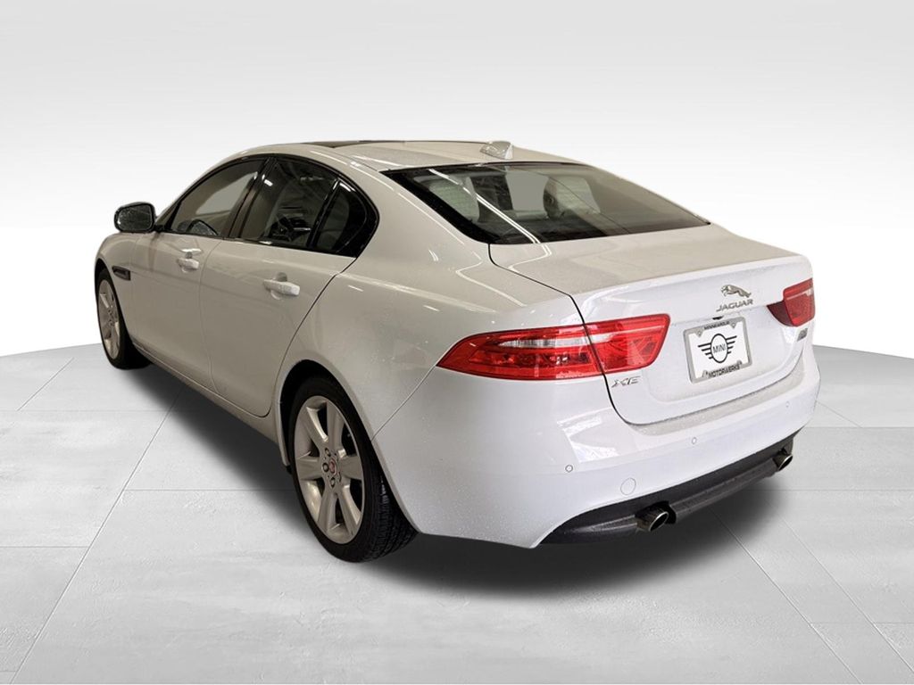 Thumbnail: 2018 Jaguar XE - 3