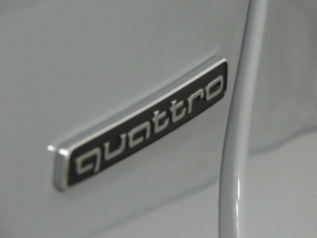 Thumbnail: 2023 Audi Q4 e-tron - 10