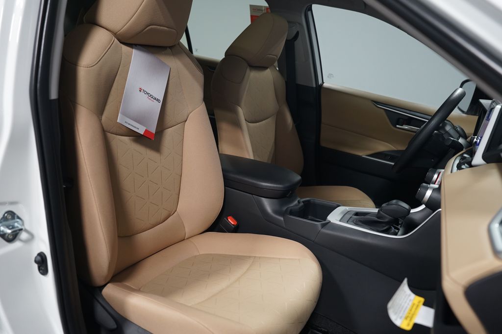 Thumbnail: 2025 Toyota RAV4 - 28