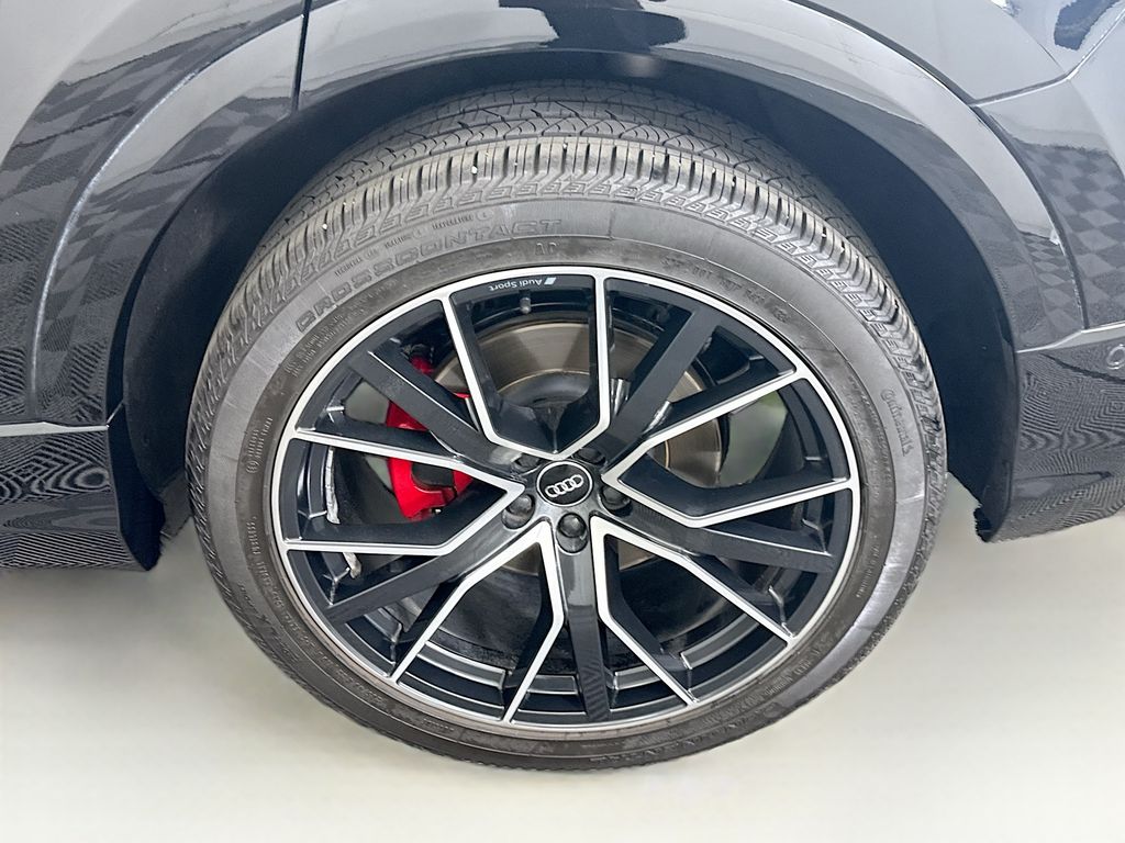 Thumbnail: 2020 Audi Q8 - 30