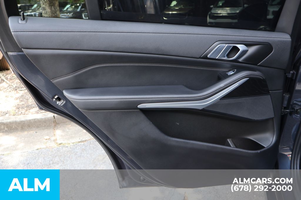 Used 2022 Gray BMW xDrive40i image 20