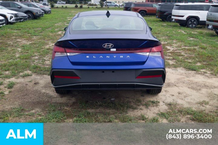 Used 2025 Blue Hyundai SEL Sport image 6