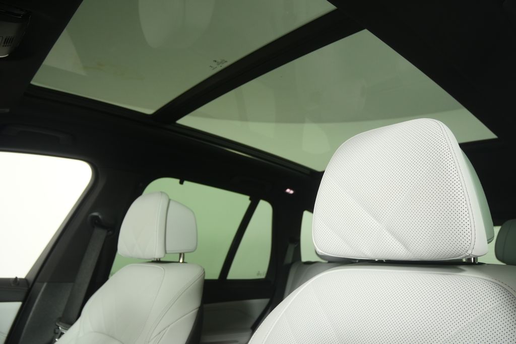 Thumbnail: 2026 BMW X5 - 11