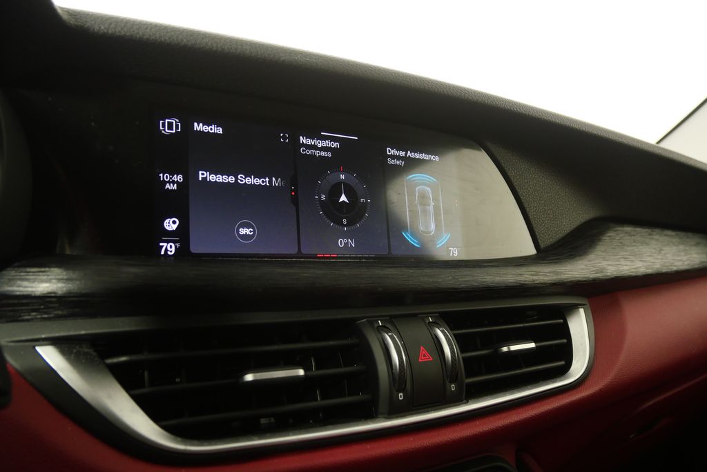 Thumbnail: 2021 Alfa Romeo Stelvio - 20