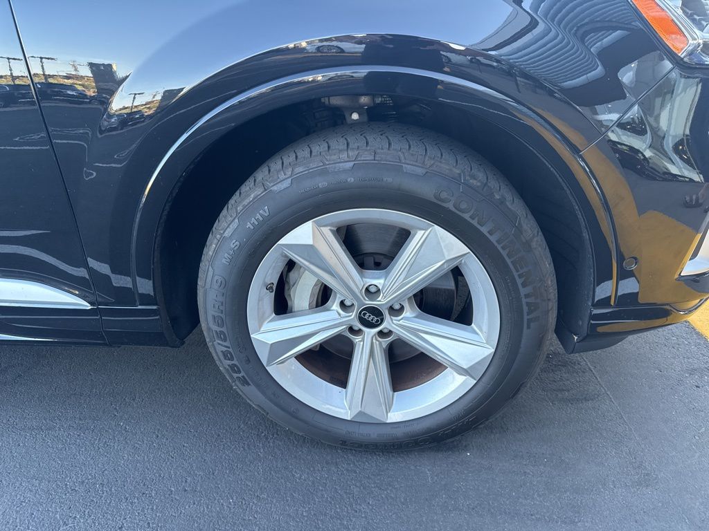 Thumbnail: 2023 Audi Q7 - 8