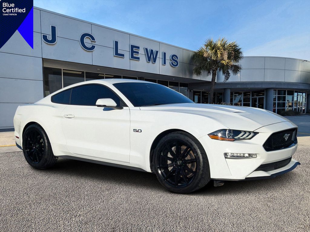 Oxford White 2022 Ford Mustang GT Premium Fastback RWD Coupe Rear-Wheel Drive Automatic