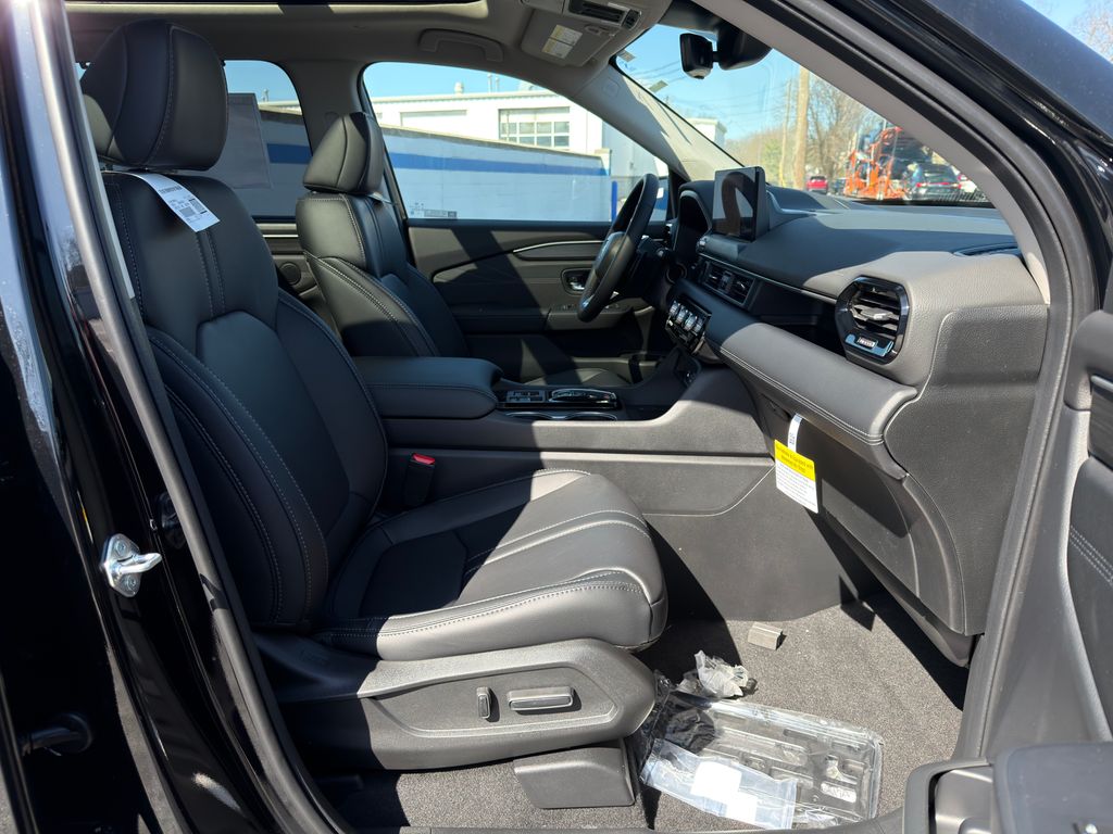 Thumbnail: 2026 Honda Pilot - 27