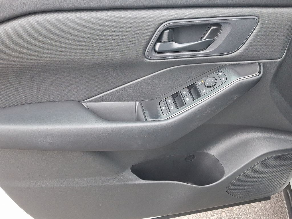 Thumbnail: 2025 Nissan Rogue - 14