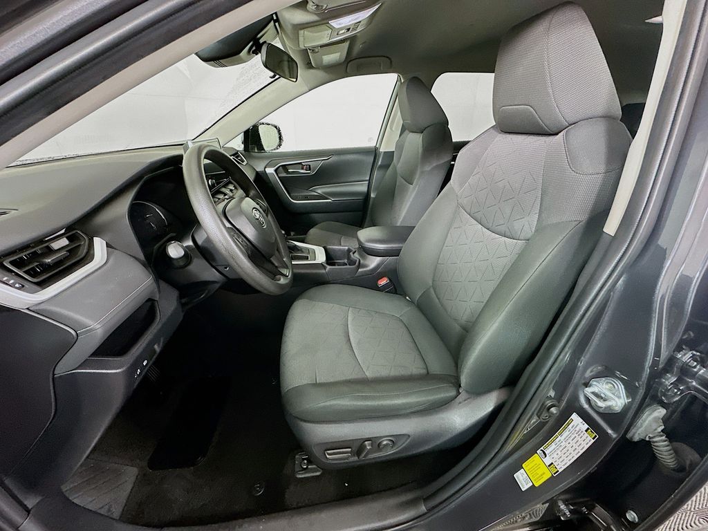 Thumbnail: 2024 Toyota RAV4 - 21