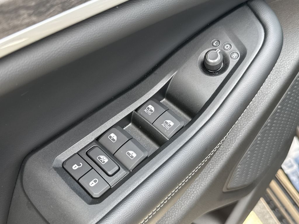 2026 Jeep Grand Cherokee Altitude Black at Victoria Chrysler Dodge Jeep Ram