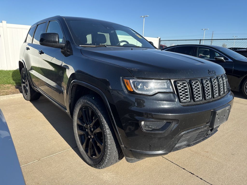 Diamond Black Crystal Pearlcoat 2020 Jeep Grand Cherokee Altitude 4WD SUV / Crossover Four-Wheel Drive 8-Speed Automatic