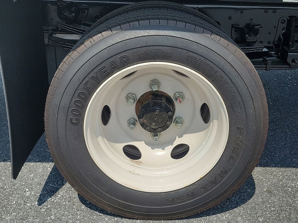 2024 Chevrolet 5500 XG LCF Gas XG - 4