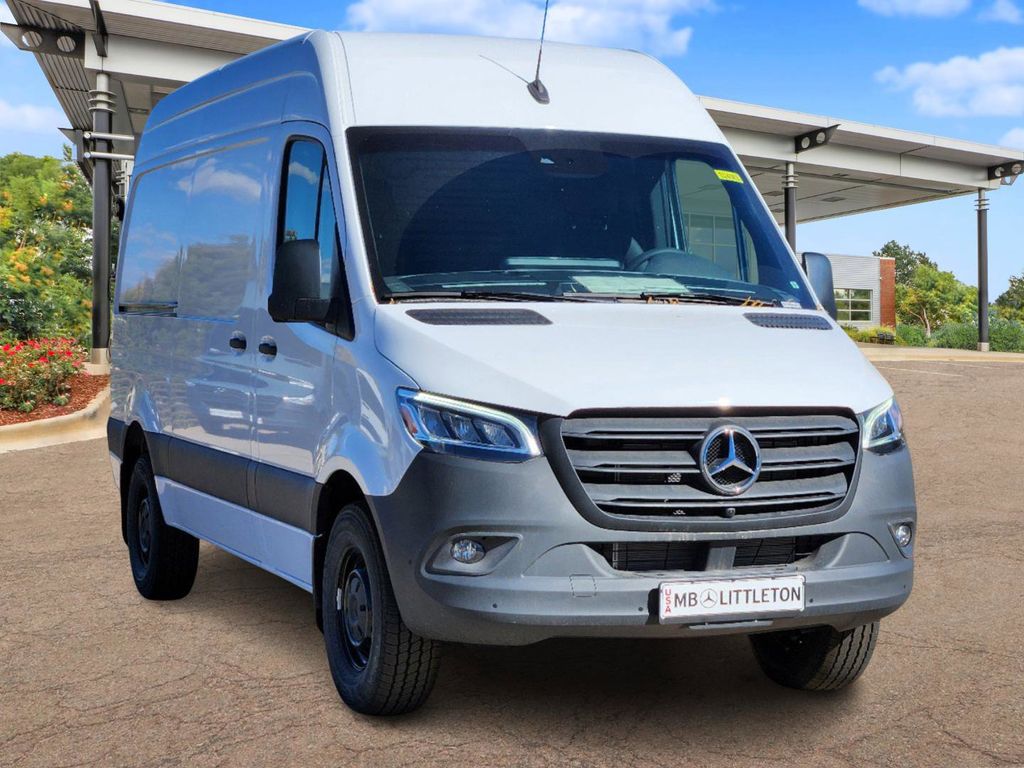 2024 Mercedes-Benz Sprinter 2500 Cargo 144 WB 2