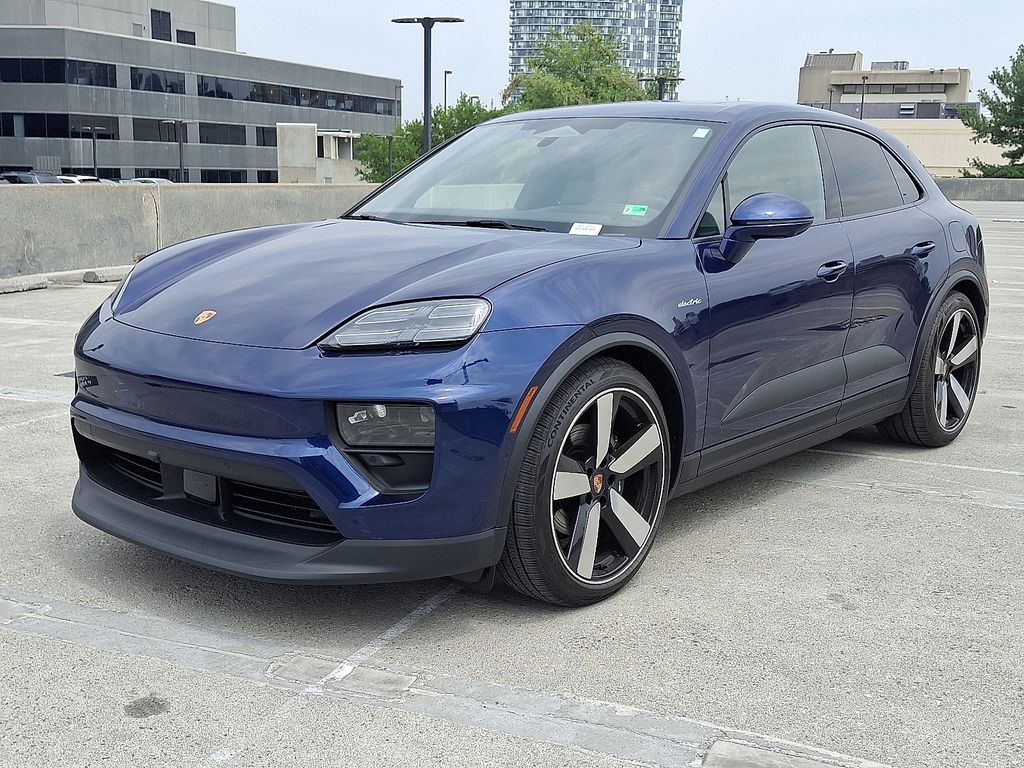Thumbnail: 2025 Porsche Macan - 1