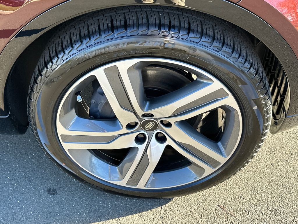 new 2026 Land Rover Discovery car, priced at $81,290