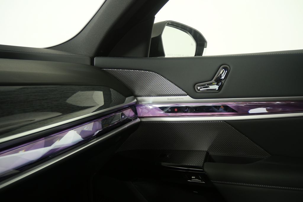Thumbnail: 2026 BMW i7 - 25