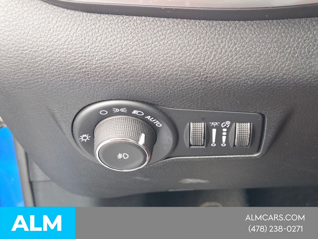 Used 2025 Blue Jeep Limited image 28