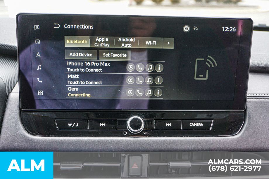 Used 2025 Silver Mitsubishi SE image 39