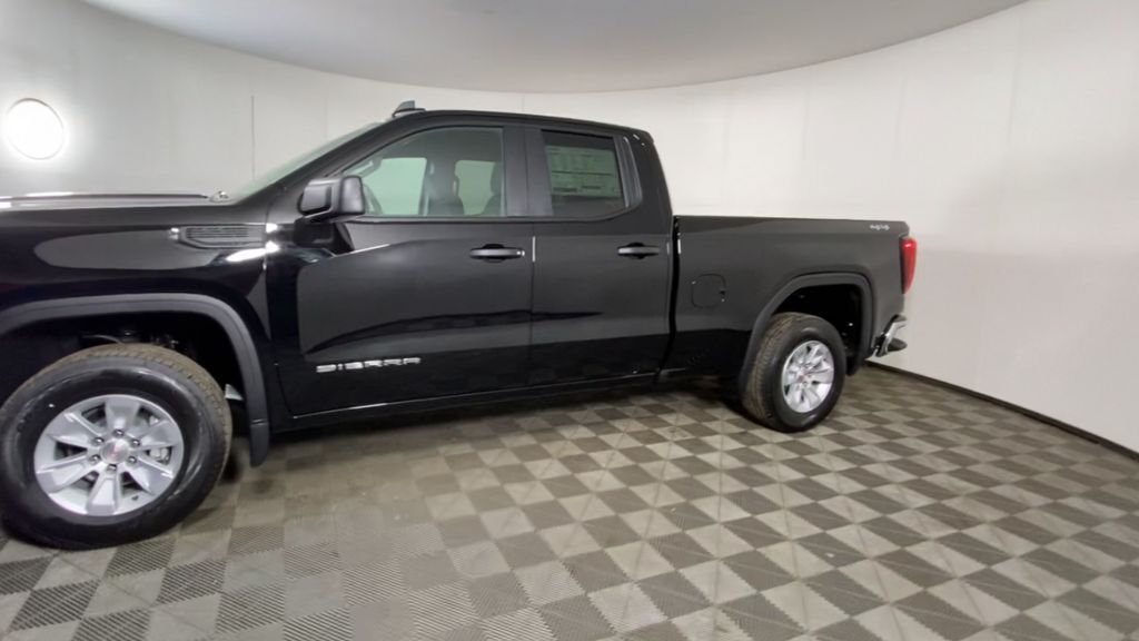 2024 GMC Sierra 1500 Pro 4