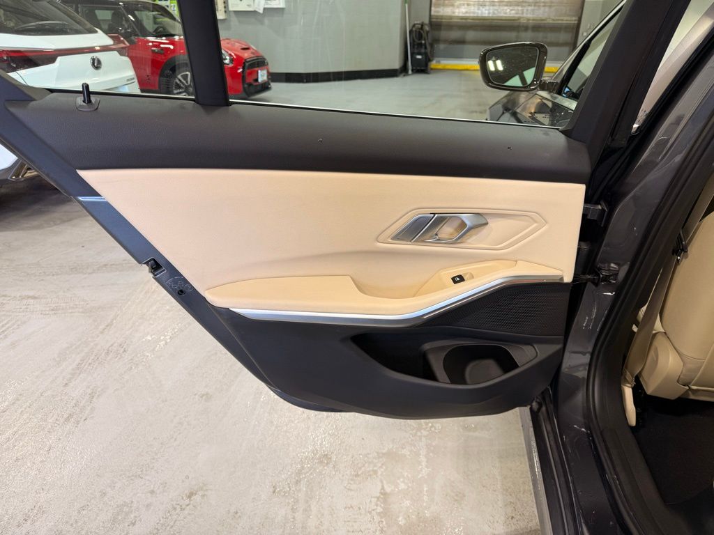 2021 BMW 3 Series 330i xDrive 21