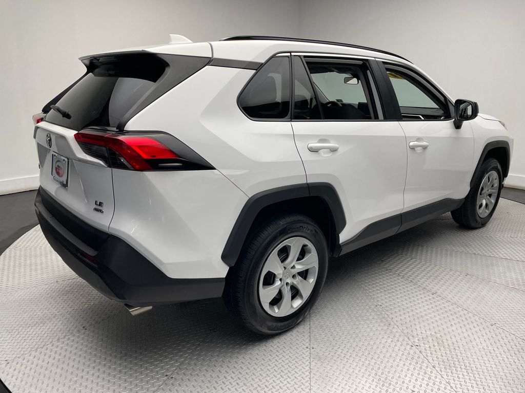 2021 Toyota RAV4 LE 5