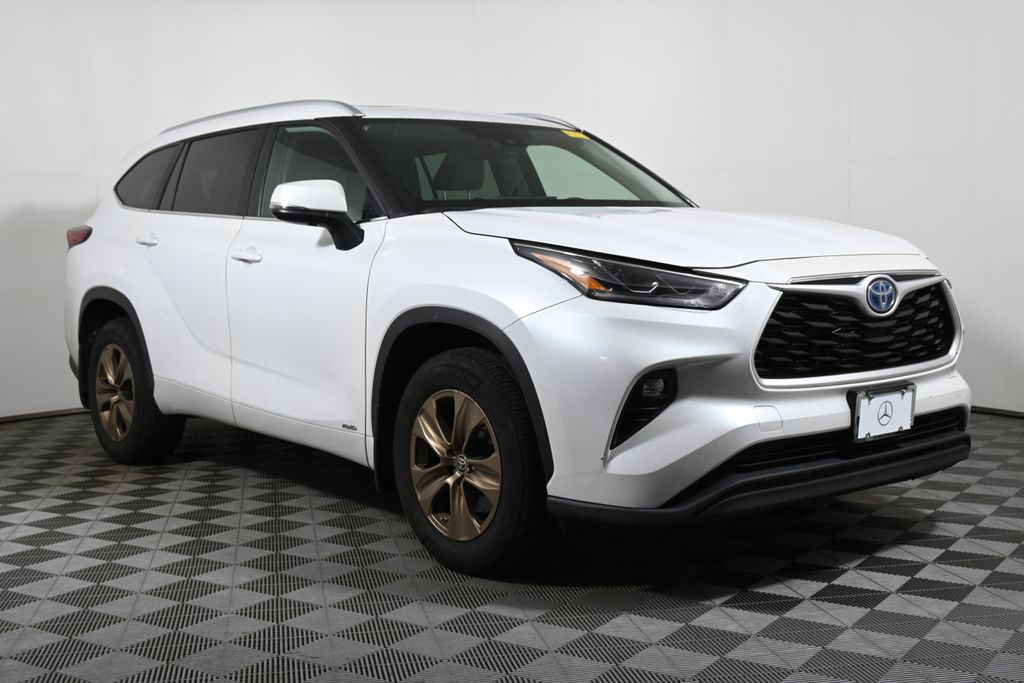 Thumbnail: 2023 Toyota Highlander - 8