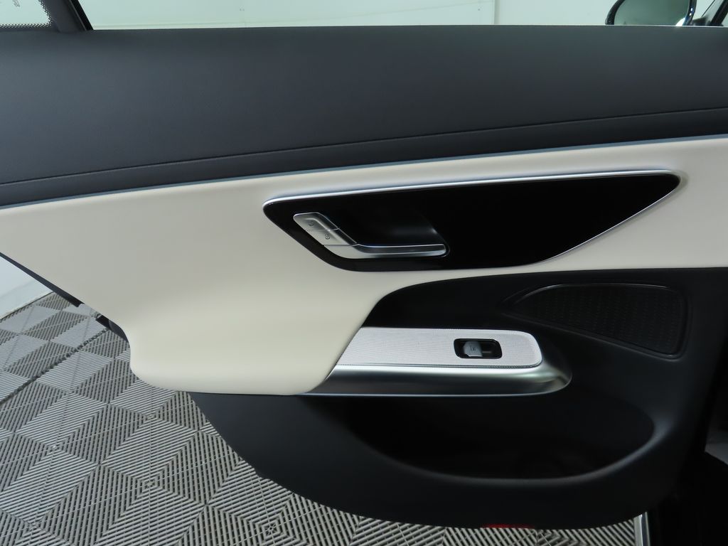 Thumbnail: 2025 Mercedes-Benz E-Class - 27