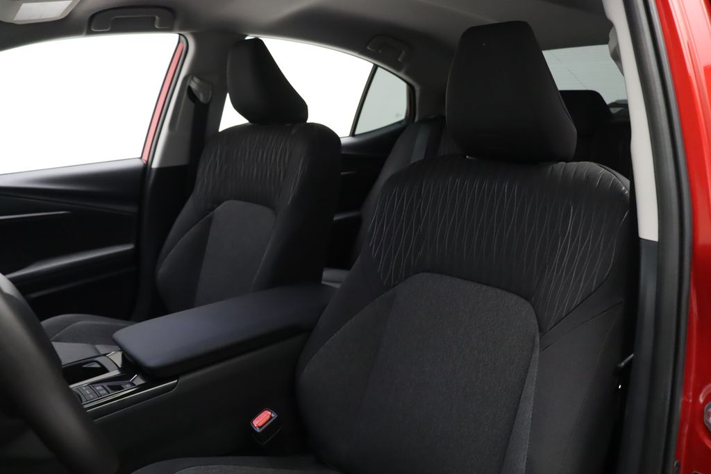 2025 Toyota Camry LE 13