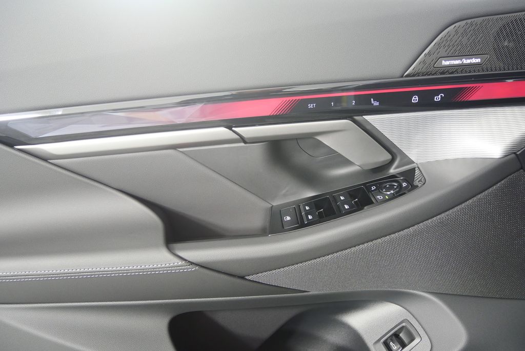 Thumbnail: 2026 BMW i5 - 9