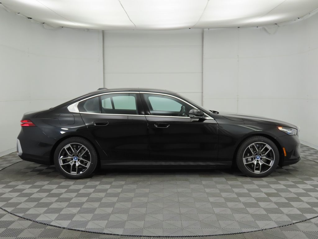 Thumbnail: 2025 BMW i5 - 4