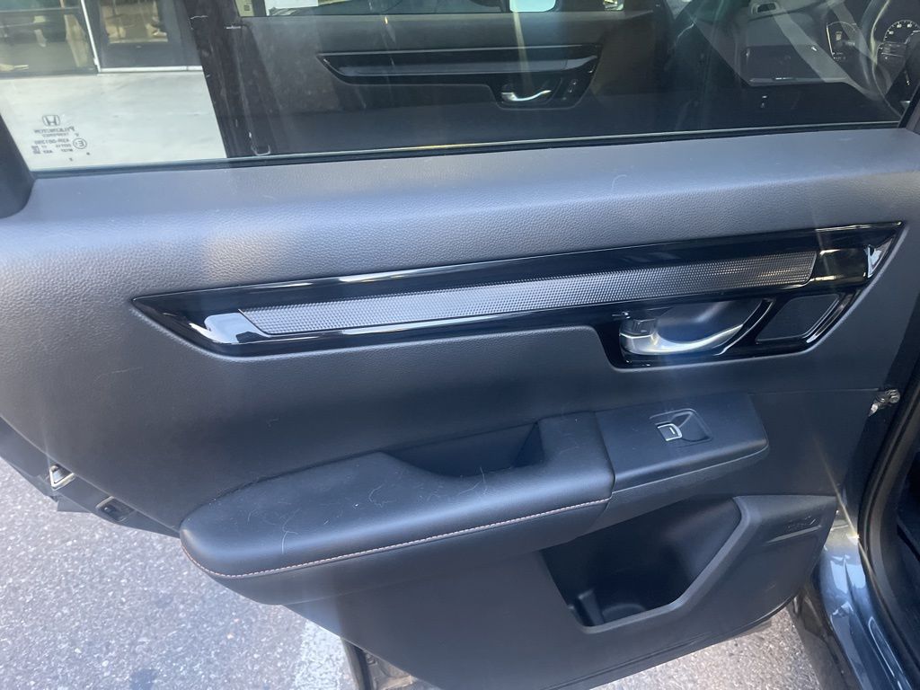 2023 Honda CR-V Hybrid Sport Touring photo 19