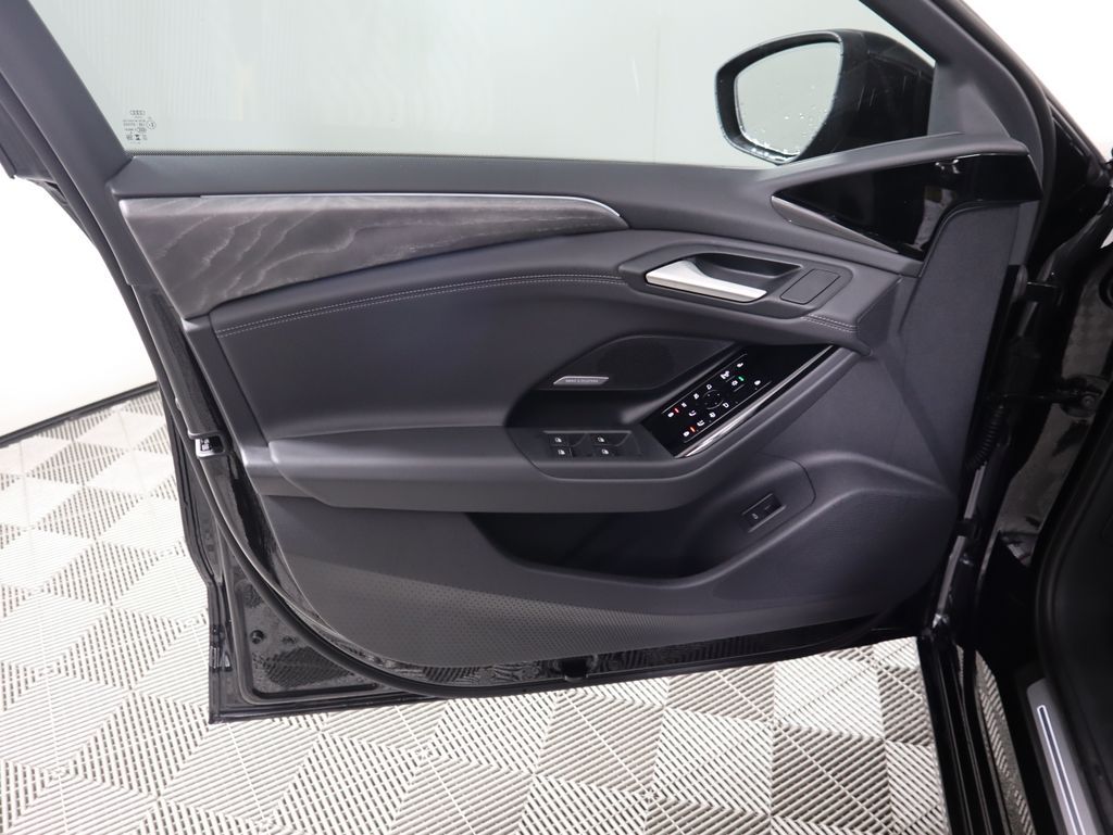 Thumbnail: 2025 Audi e-tron - 26