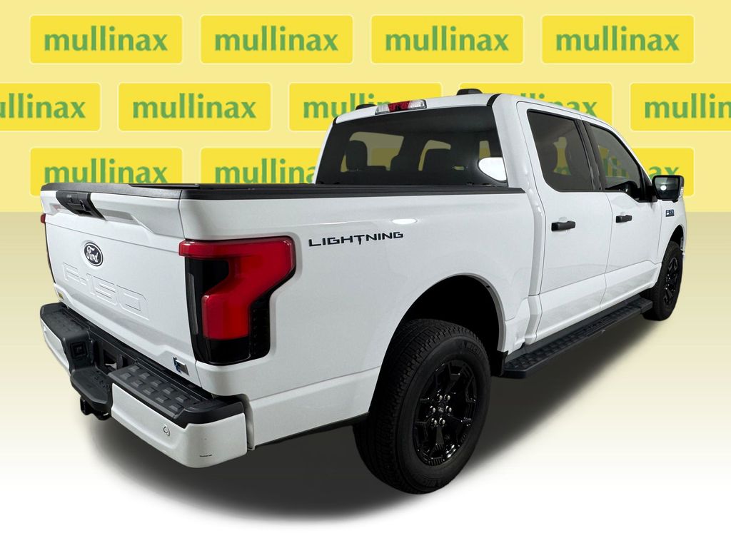 Certified Used 2025 White Ford XLT image 4