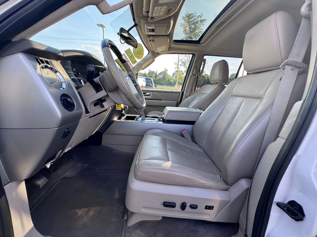 Used 2013 White Platinum Clearcoat Metallic Ford Limited image 10