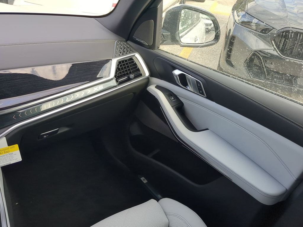 New 2026 White BMW xDrive40i image 17