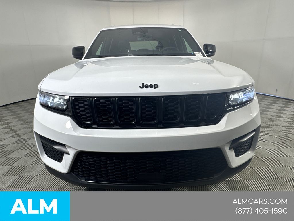 Used 2025 White Jeep Altitude image 2