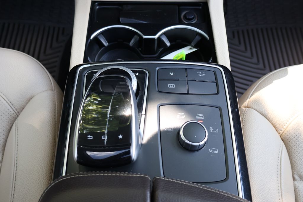 Thumbnail: 2016 Mercedes-Benz GLE - 21