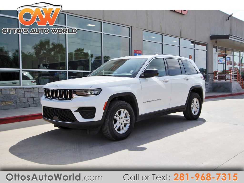 Bright White Clearcoat 2023 Jeep Grand Cherokee SUV / Crossover 4X2 8-Speed Automatic