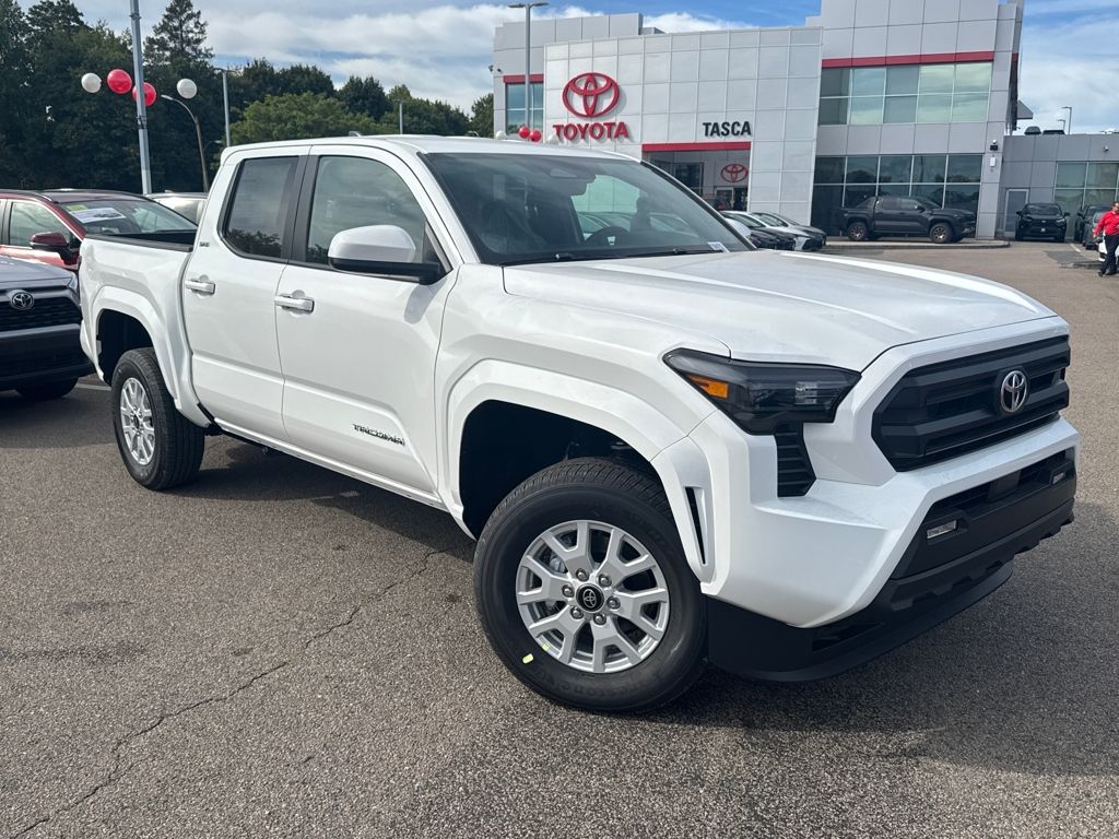 2025 Toyota Tacoma SR5's photo