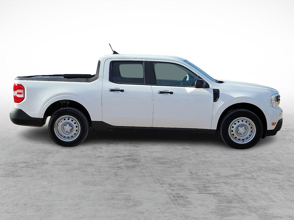 Used 2022 White Ford XL image 12