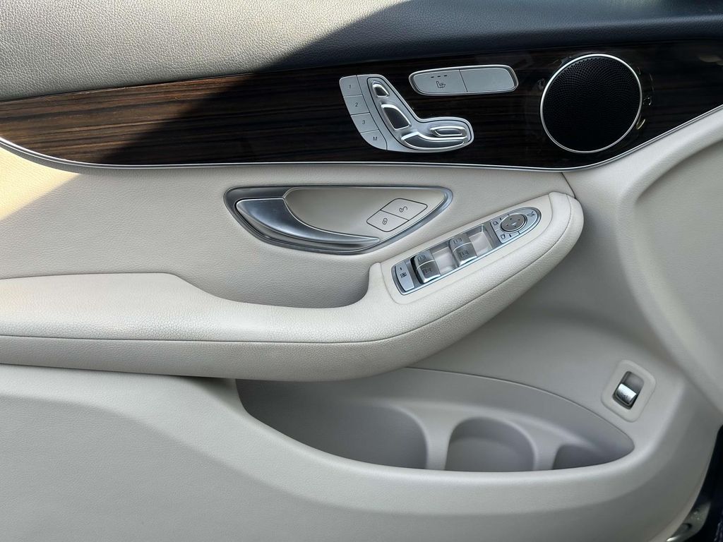 2016 Mercedes-Benz GLC 300 19
