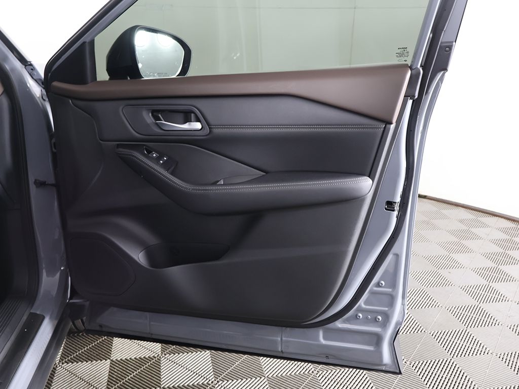 Used 2023 Gray Nissan SL image 23