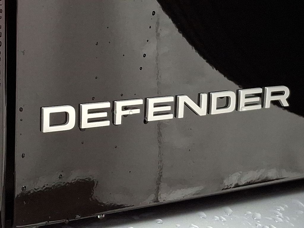 Thumbnail: 2025 Land Rover Defender - 20