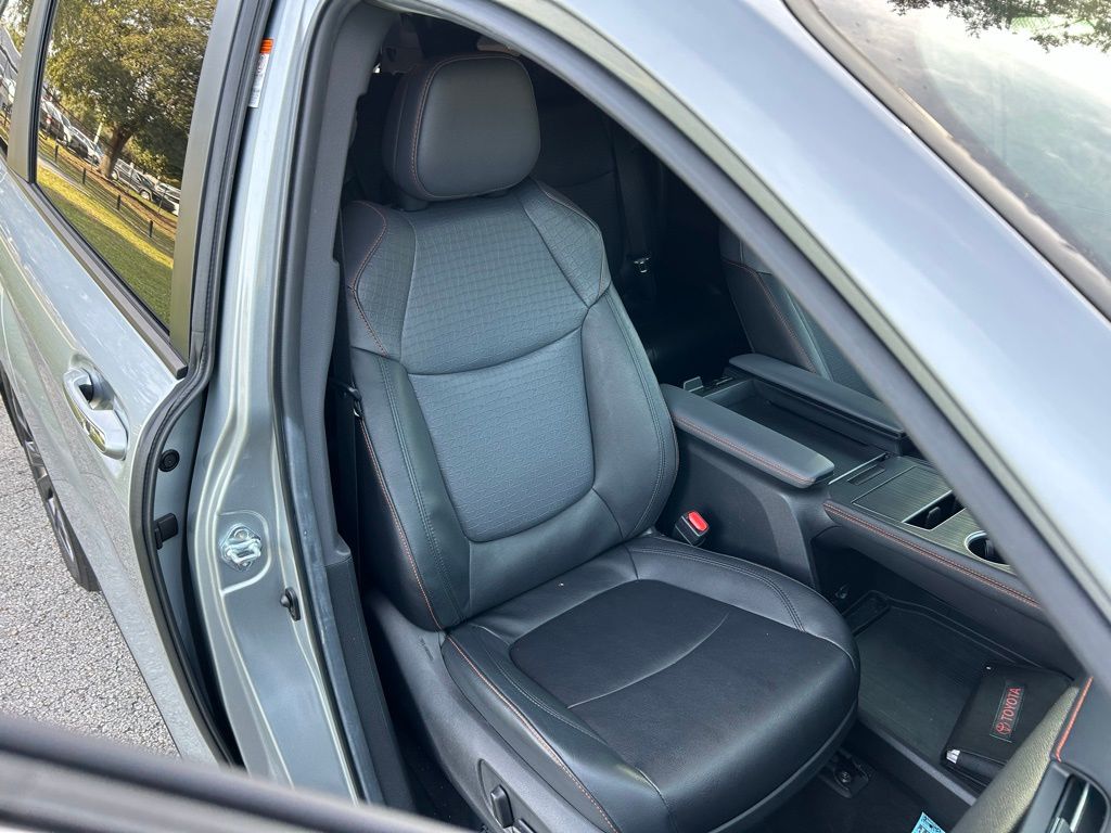 Thumbnail: 2024 Toyota Sienna - 16