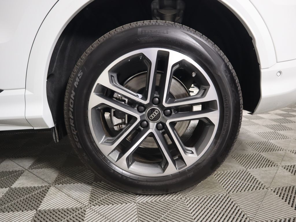 Thumbnail: 2025 Audi Q5 - 31