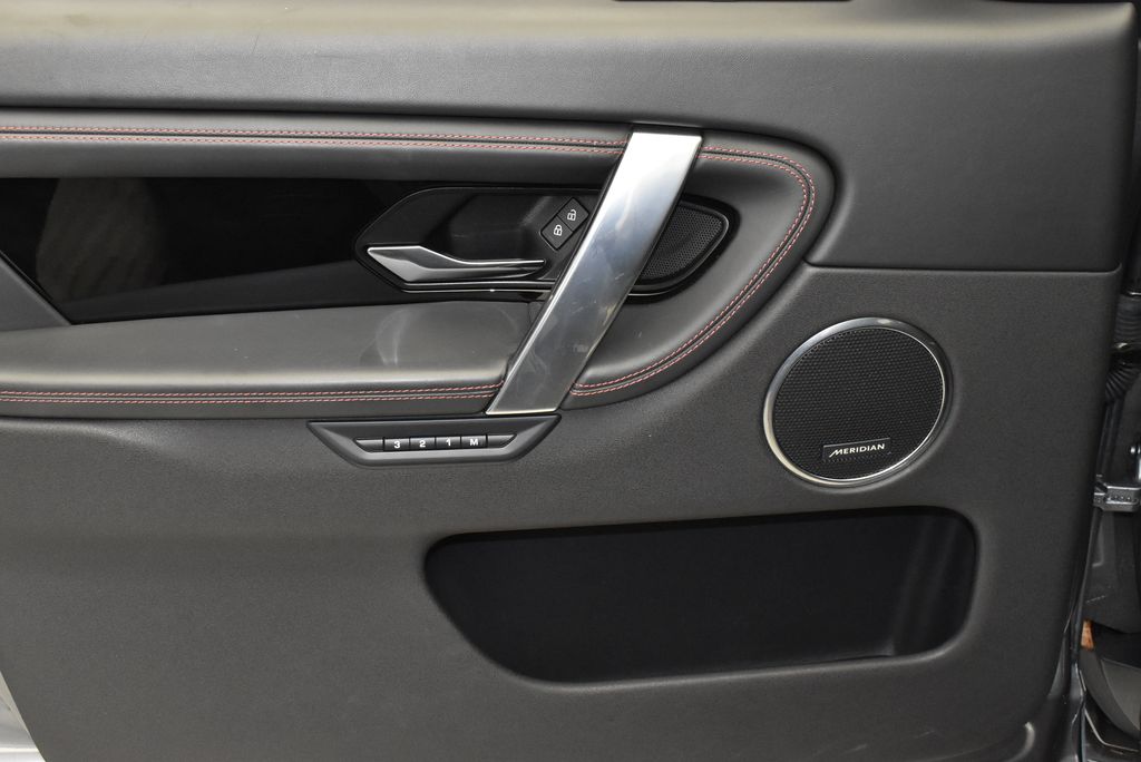 2021 Land Rover Discovery Sport R-Dynamic SE 9