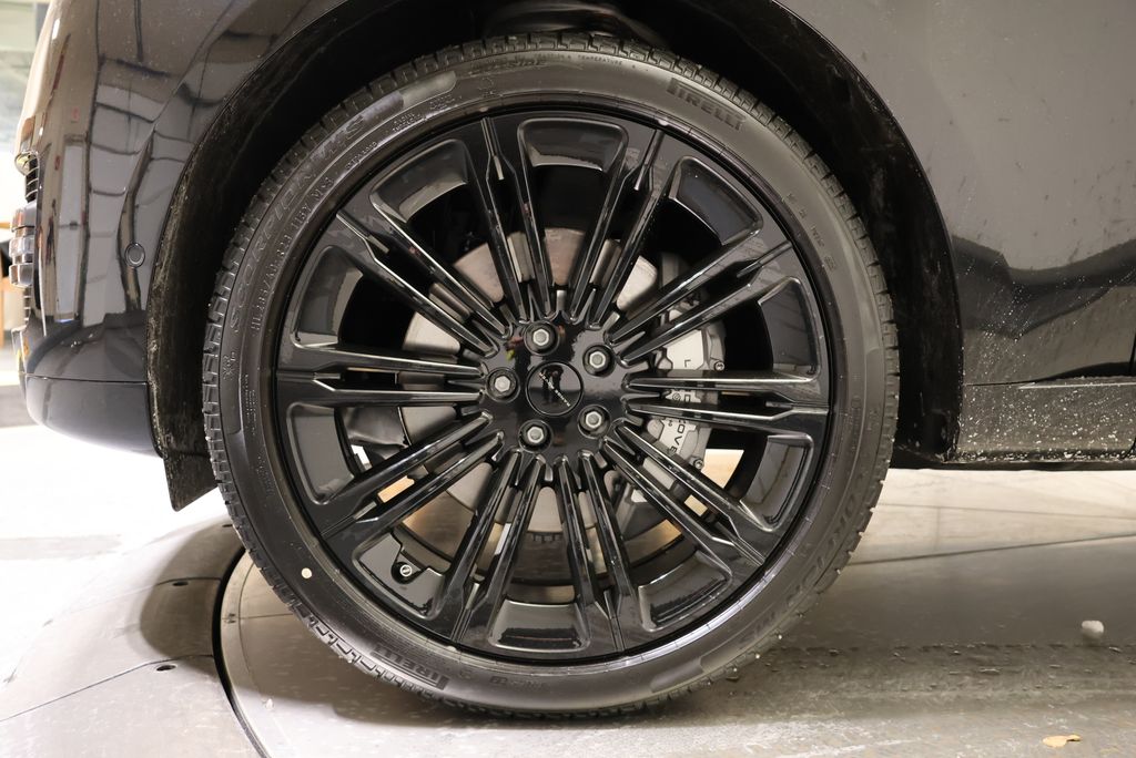 Thumbnail: 2026 Land Rover Range Rover - 9