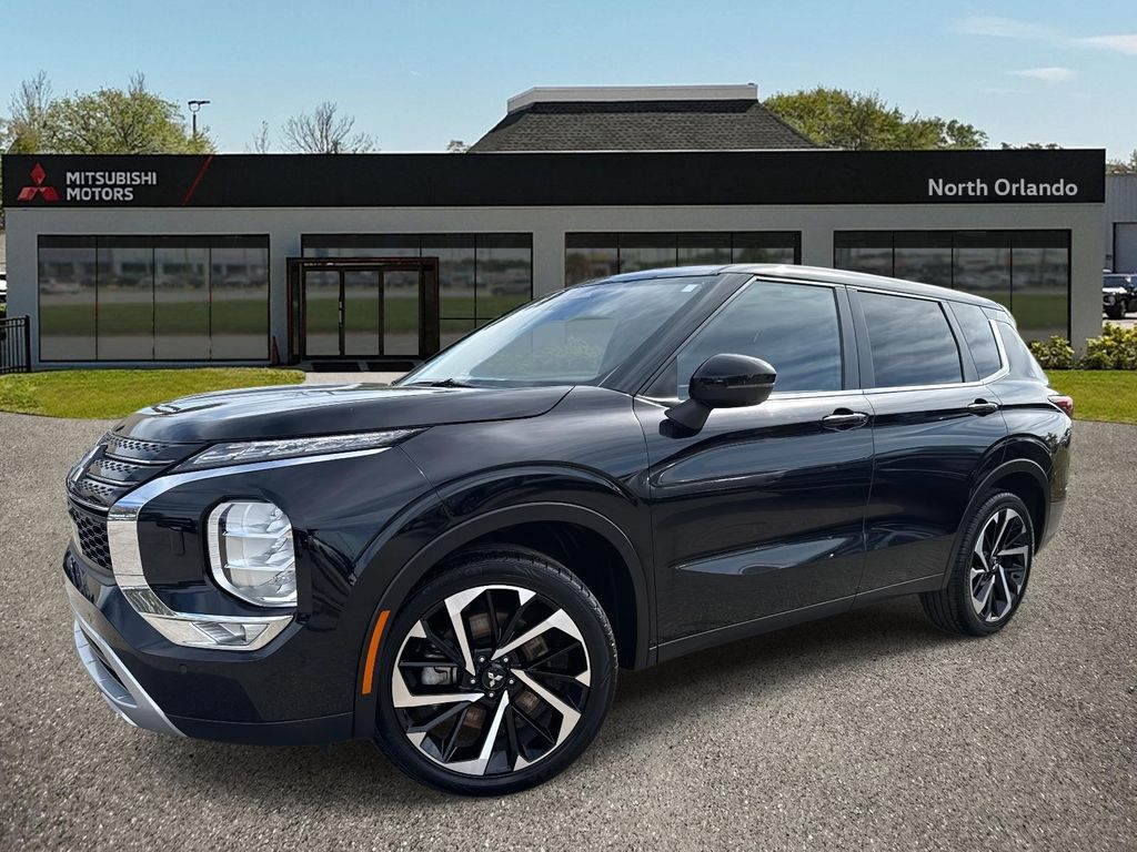 2024 Mitsubishi Outlander SE